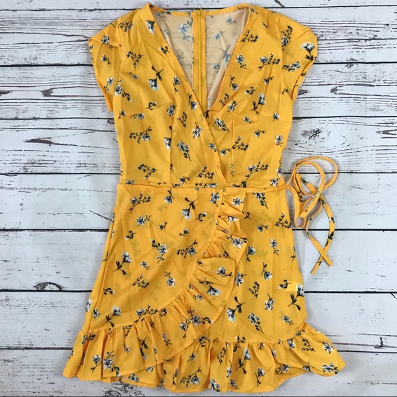 ❗️LAST ONE❗️Boho Yellow Floral Wrap Dress [O] - Picture 5 of 8